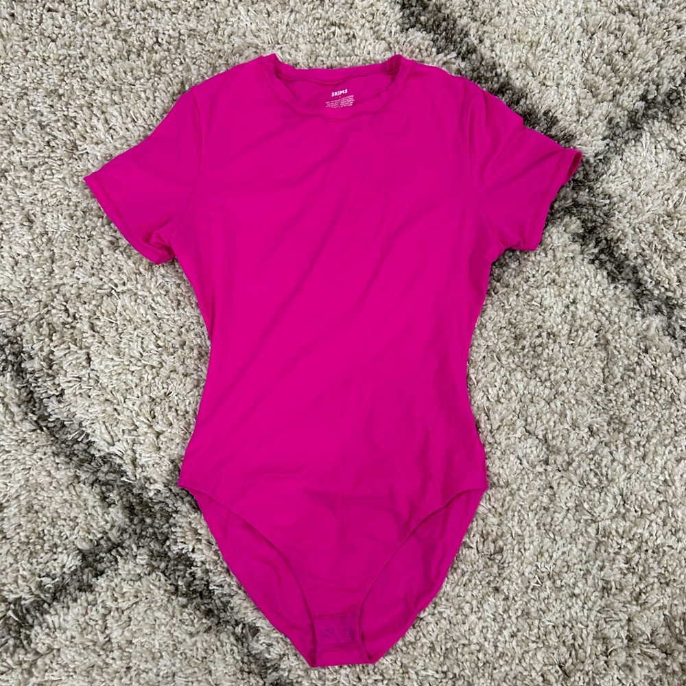 SKIMS Fits Everybody Fuchsia Bodysuit S